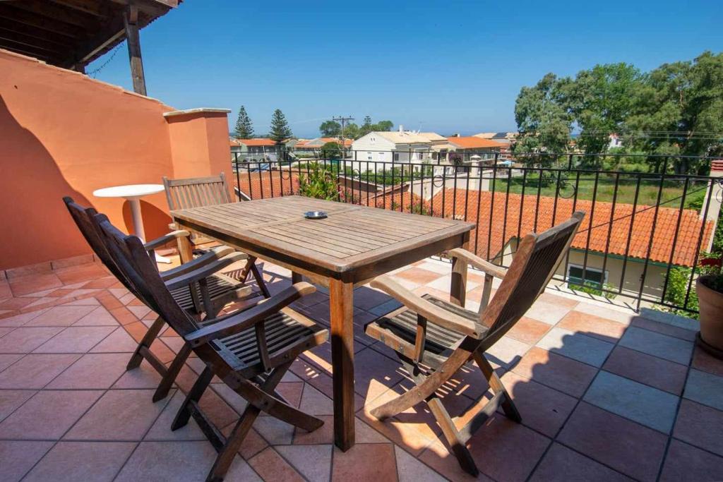 Acharavi Apartment | Fotios Roof apartment