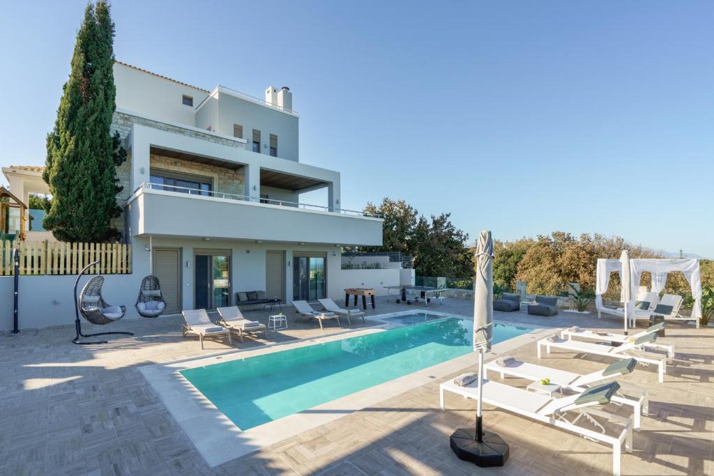 Tria Monastiria Villa | Free Breakfast at Oak Luxury villa with heated pool, Playground and Pool table