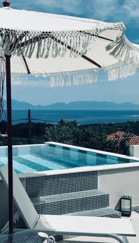Kompi Apartment | Georgianna's suite with private pool , 'greysuite'