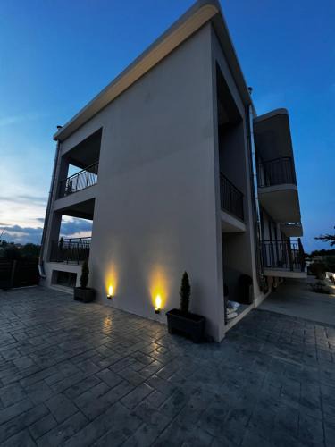 Kastania Apartment | Giannel Luxury Apartment 1