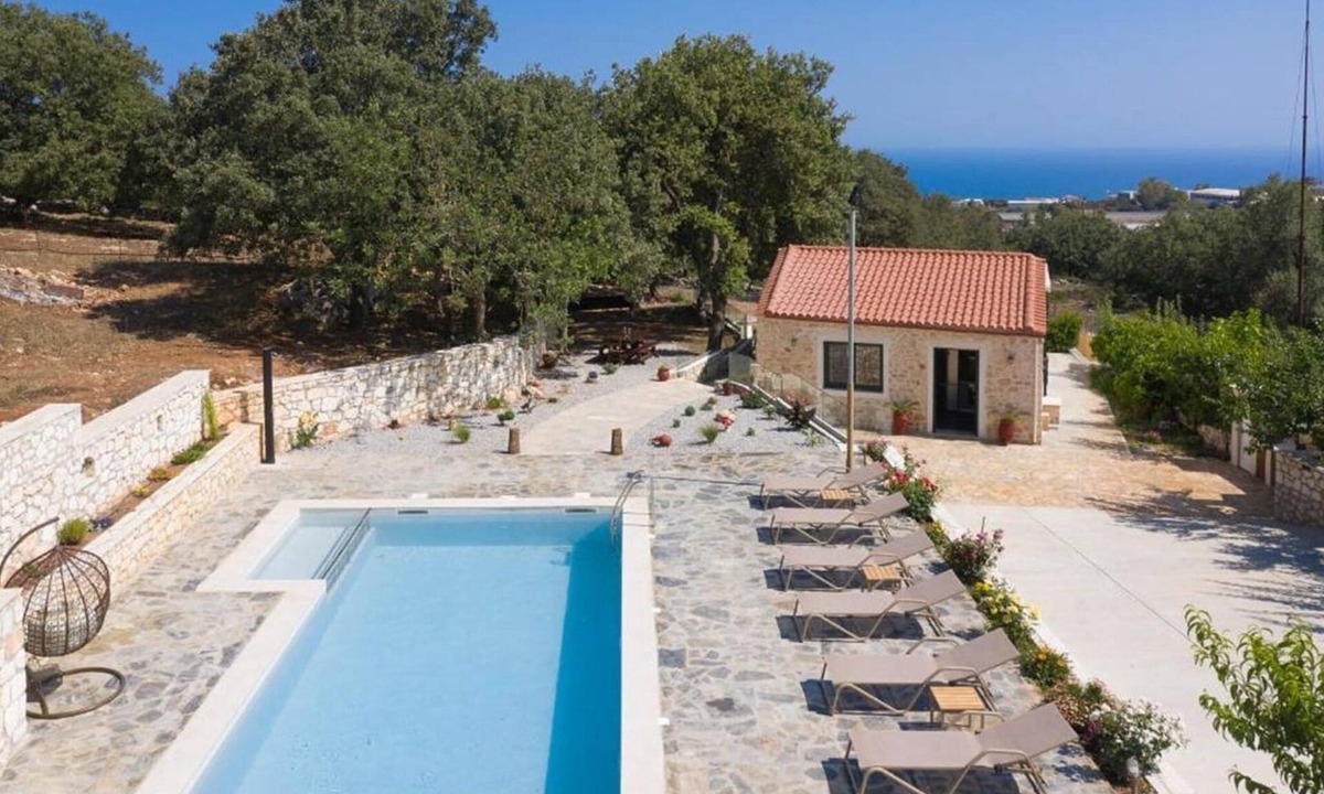 Old Town Rethymnon Villa | Gorgeous Rethymnon Villa | 3 Bedrooms | Villa Nelliel | Beautiful Mountain.