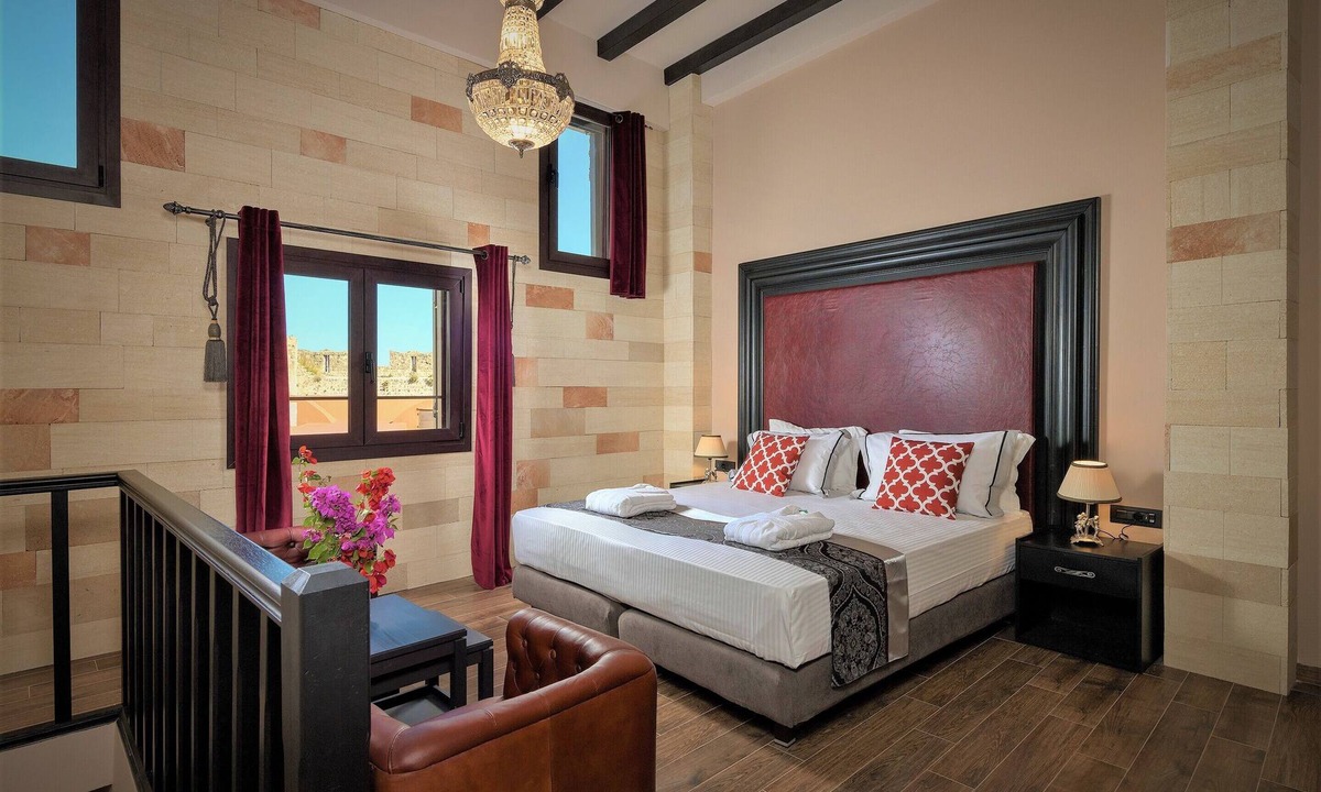 Rhodes Apartment | Grand Master Suite