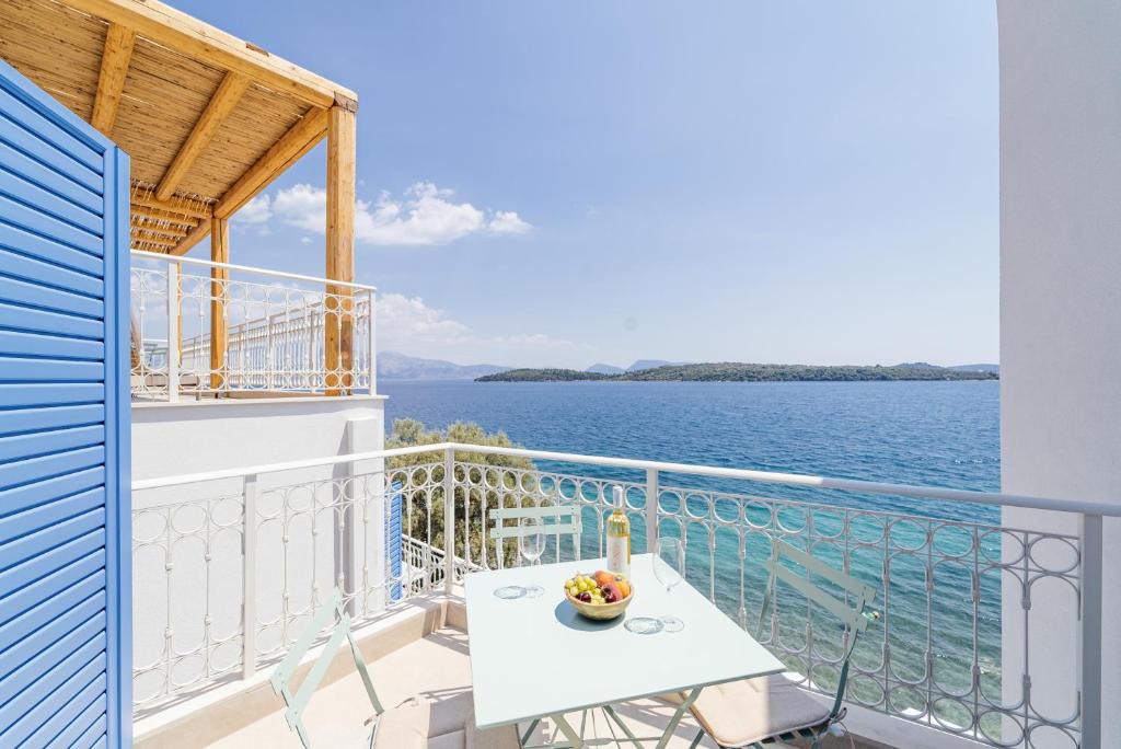 Perigiali Apartment | Greek Beach House Complex A7