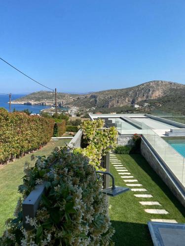 Kaki Thalassa House | Greek Sea Villas Kaki Thalassa 400m to the beach ,Athens