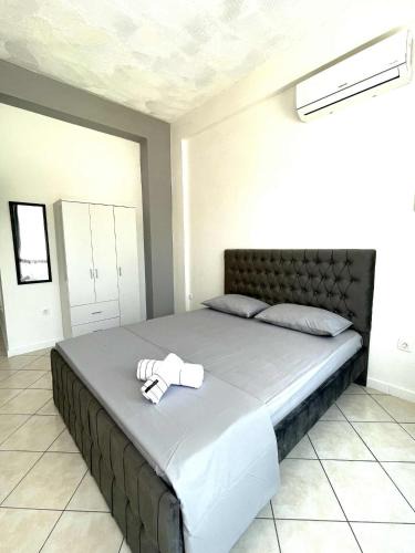 Didyma Apartment | Grey house