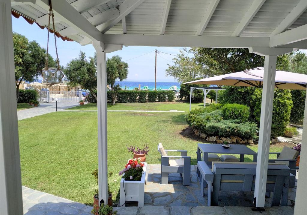 Ormos Panagias House | H&V Beachfront House in Trani Ammouda, Ormos Panagias