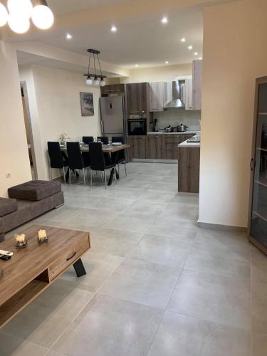 Nea Alikarnassos Apartment | Helen`s Luxury Apartment