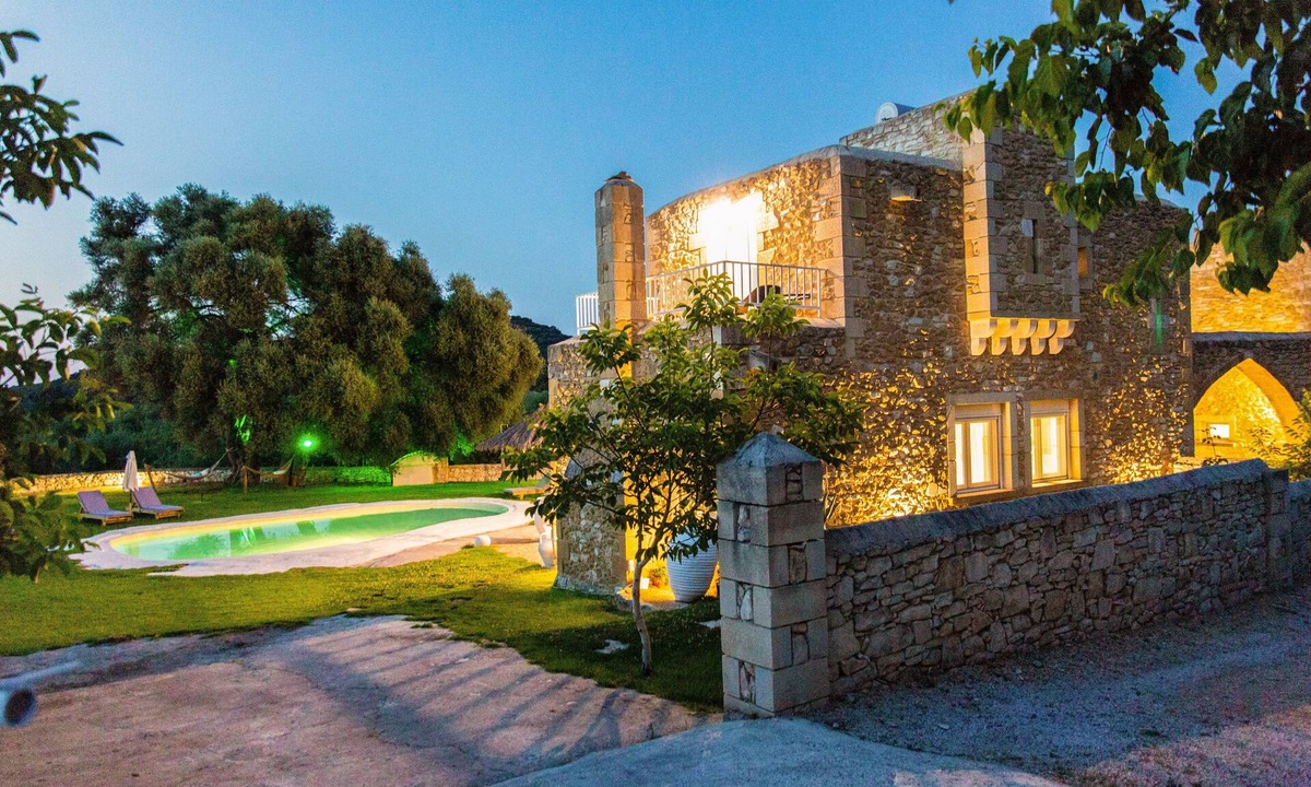 Agia Villa | Hem Borta Villa - Next To Platanias, 2min From Beach