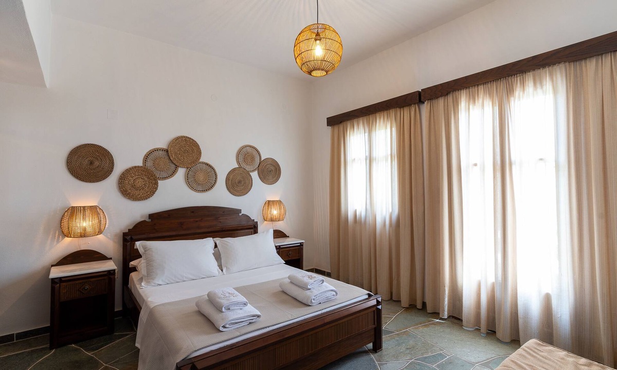 Platis Gialos Apartment | Hibiscus - Mirsini Apartments in Sifnos