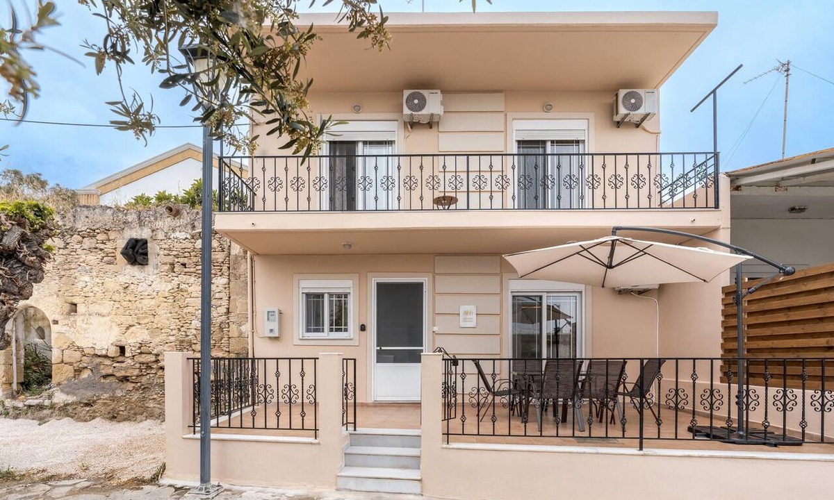 Soroni House | Holiday Home 'Absinthia Chorostasi'