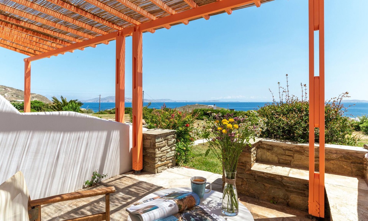 Agios Ioannis House | Holiday Home 'Anemologio 202 Studio Tinos' with Sea View, Wi-Fi and Air Conditioning