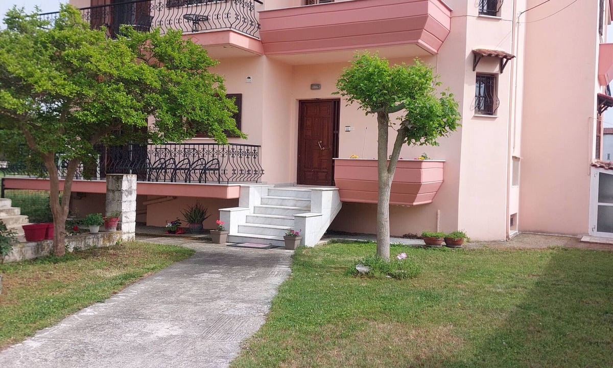 Trikala House | Holiday Home 'House In The Village' with Mountain View, Wi-Fi and Air Conditioning