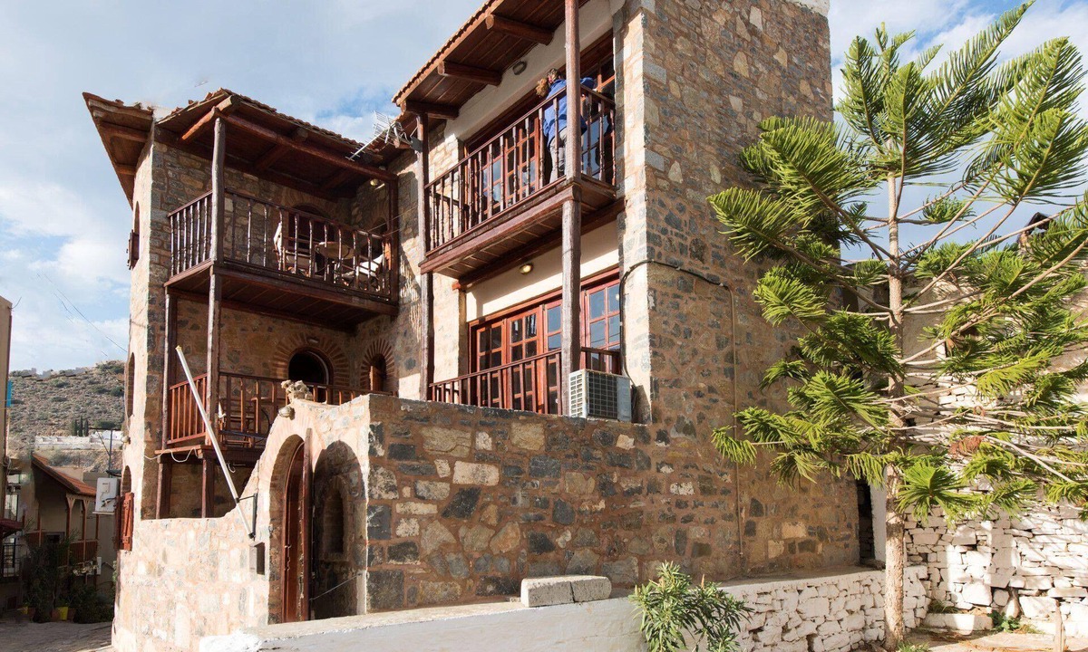 Holiday Plaka Persons Bedrooms | Mavrikiano