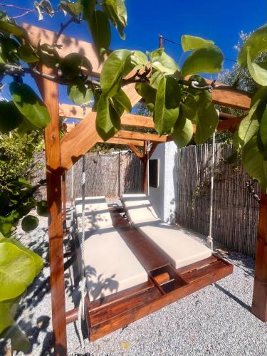 Pythagorio House | Holiday Oasis with Private Magnesium Mineral Pool, Hammam-style Bath, Mini Golf