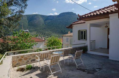 Leonidio House | House ∙ 3 bedrooms ∙ 8 guests