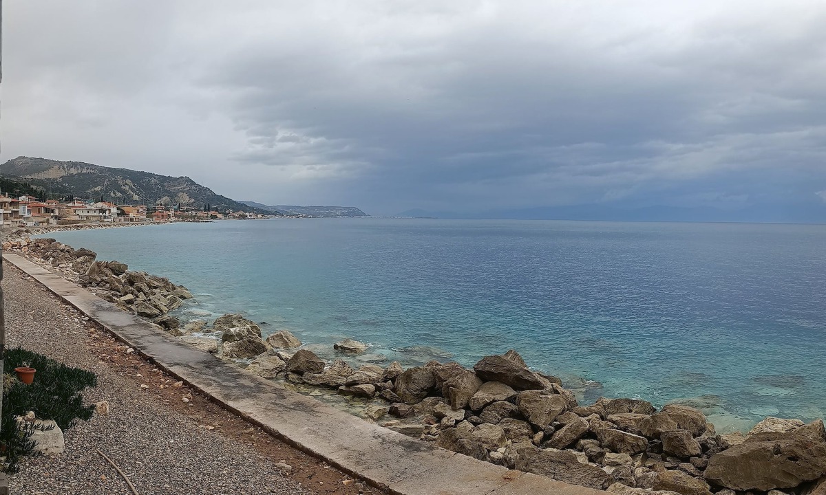 Evrostina House | House next to the sea water