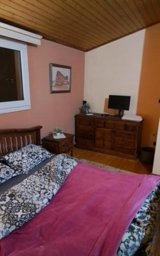 Pallini House | House Pallini metro station 8 min to Airportst 200 meter from House Please info and Honest costumers only