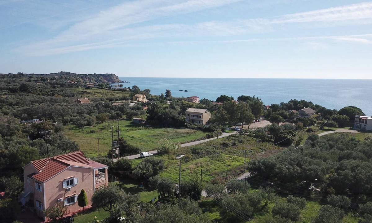 Agios Matthaios Apartment | Ideal for families! Apartment with garden at the beach, wifi | Prassoudi, Corfu