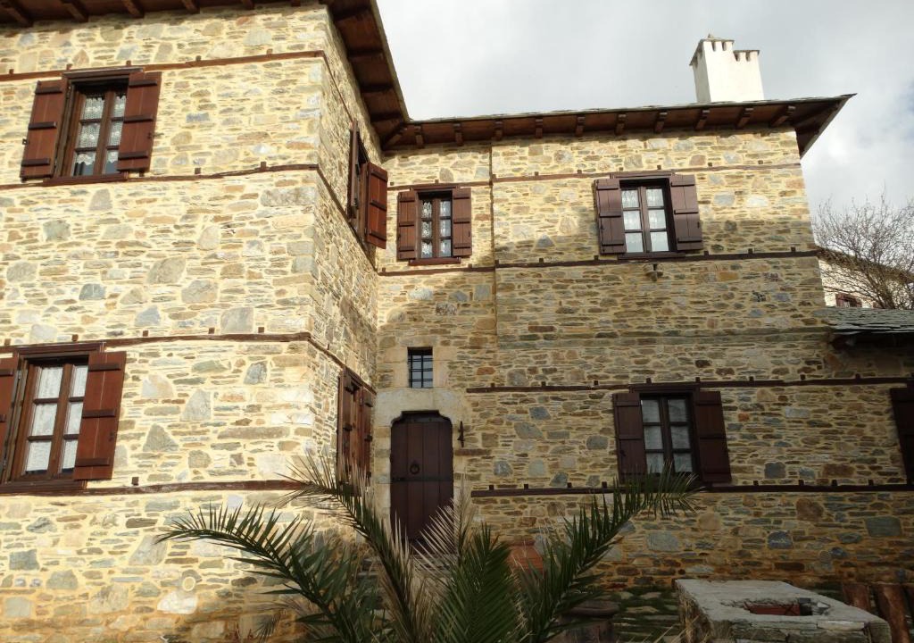 Agios Lavrentios House | Iliopetra Suites