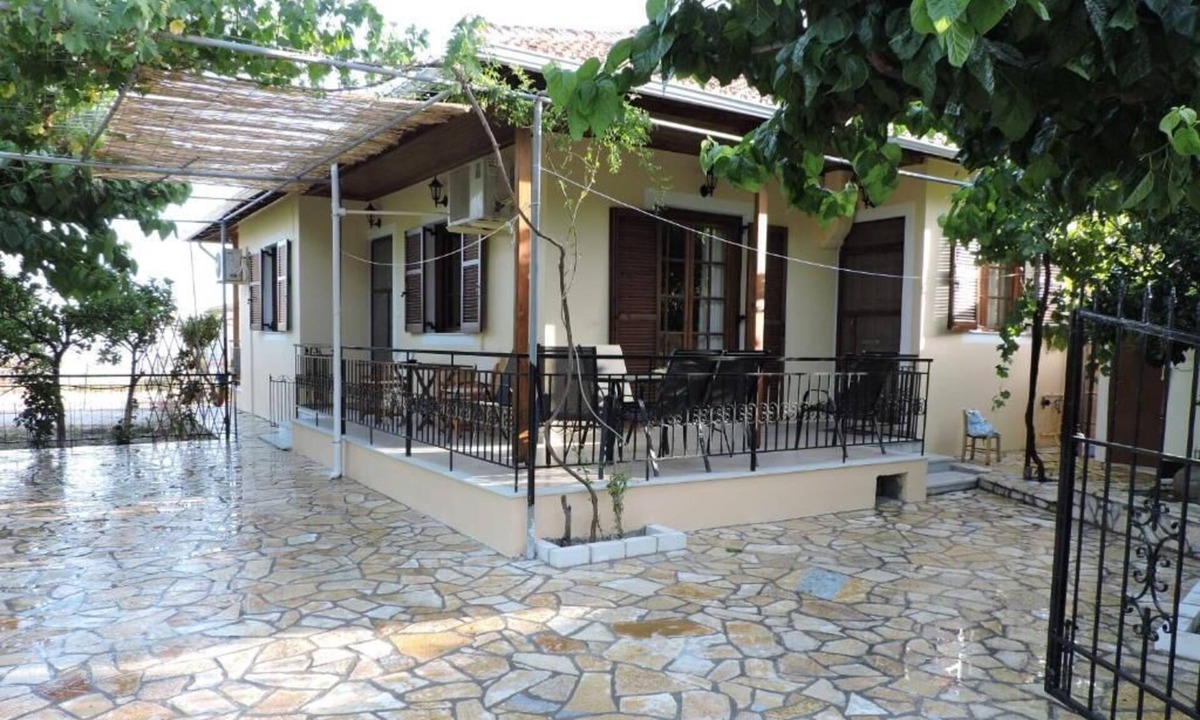 Sivros House | Independent detached house in a quiet neighborhood of a nice village.