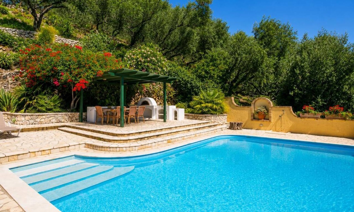 Nisaki Villa | Ioannas House - Four Bedroom Villa, Sleeps 8