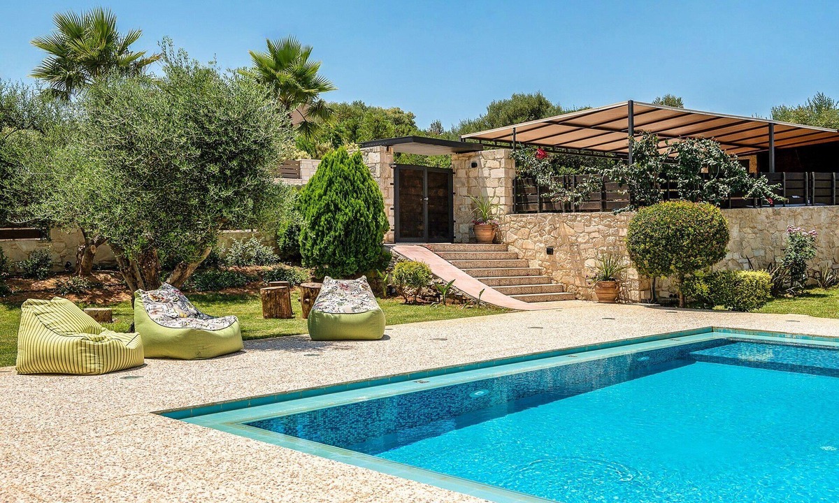Kato Stalos Villa | Kalisti Estate: 6-Bedroom/500m to Beach/Private Pool/Playground/BBQ Area