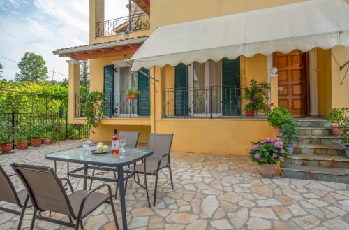Tzavros Apartment | Kallithea House