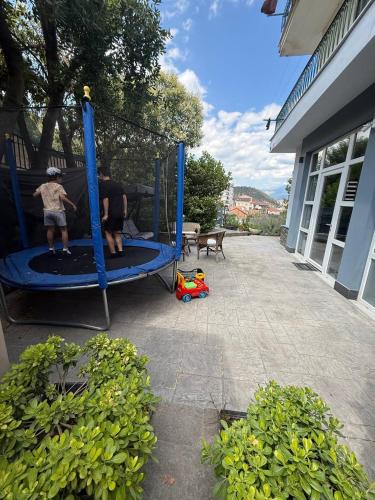 Kastoria Apartment | Kastoria Book House with yard