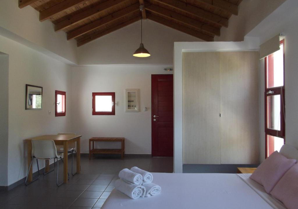 Charakas Apartment | Kyfanta, studios & apartments in Kyparissi
