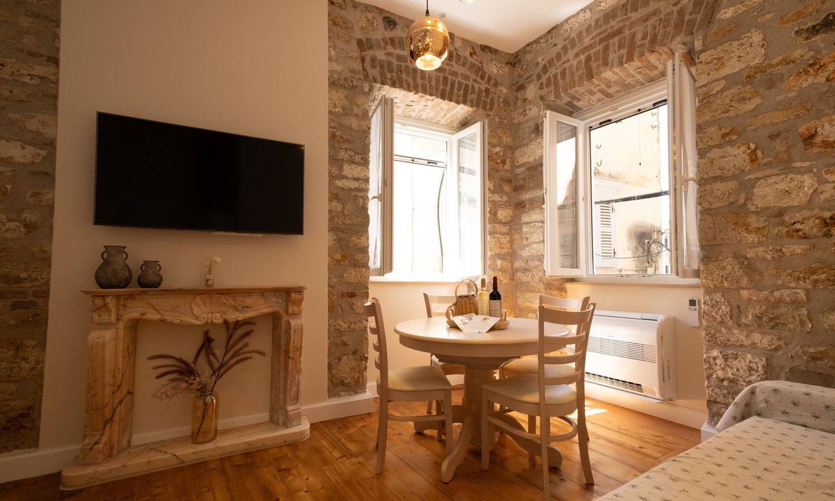 Old Town Apartment | La Cantada - Renovated apartment in Corfu town