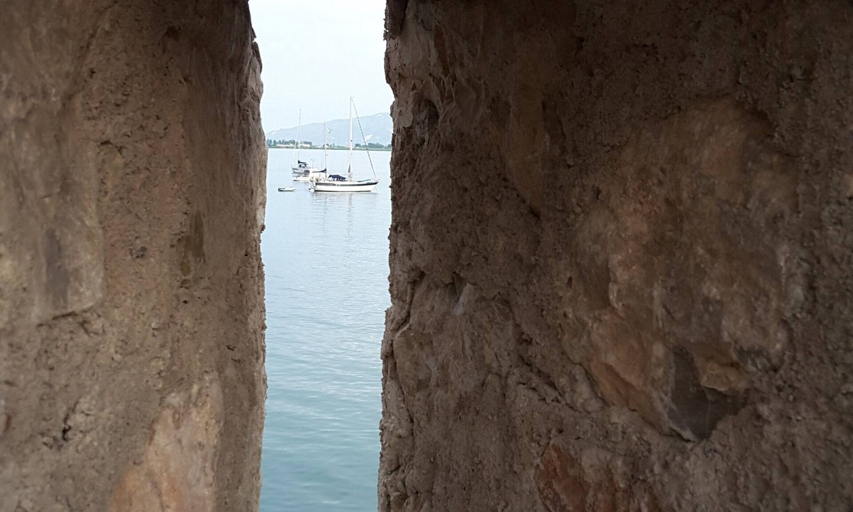 Gefira Mpania Villa | Leludas guesthouse by the sea in Nafpaktos center