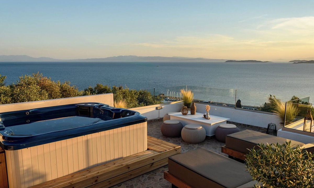 Loutraki House | LemonTree Villa,with Panoramic Aegean Views Rooftop Jacuzzi and Yoga Garden