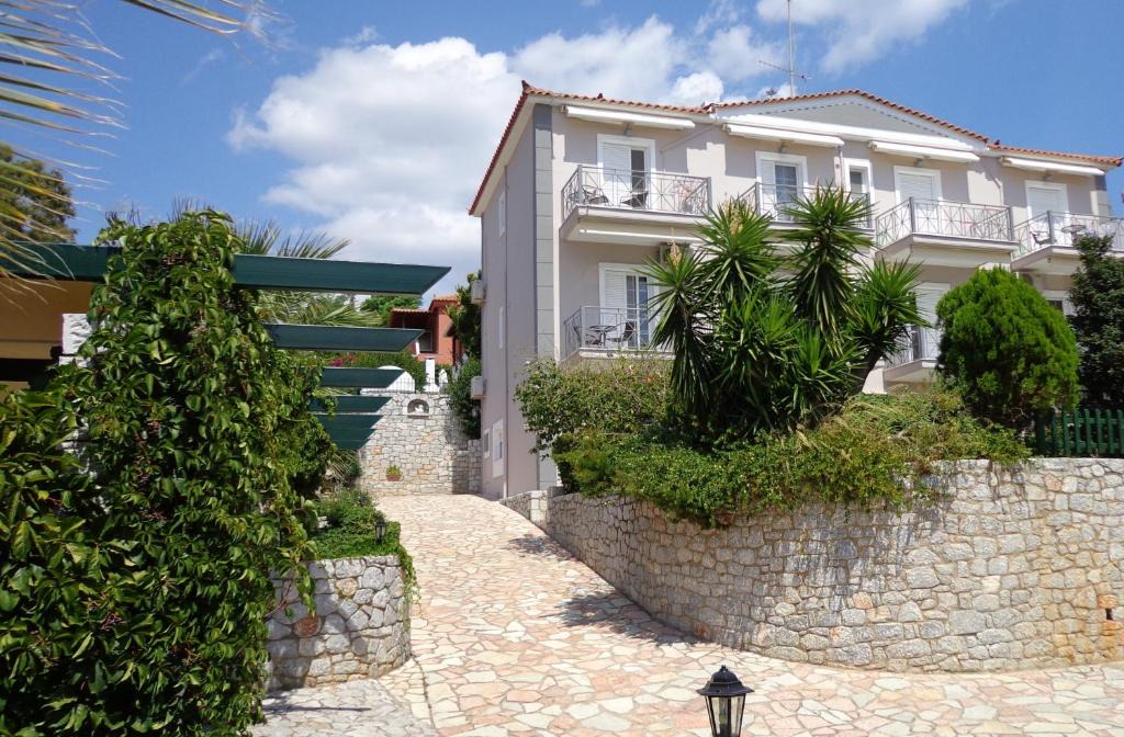 Mavrovouni Apartment | Leonidas 's apartment with sea view