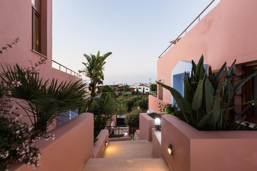 Plaka Villa | Leste Luxury Homes