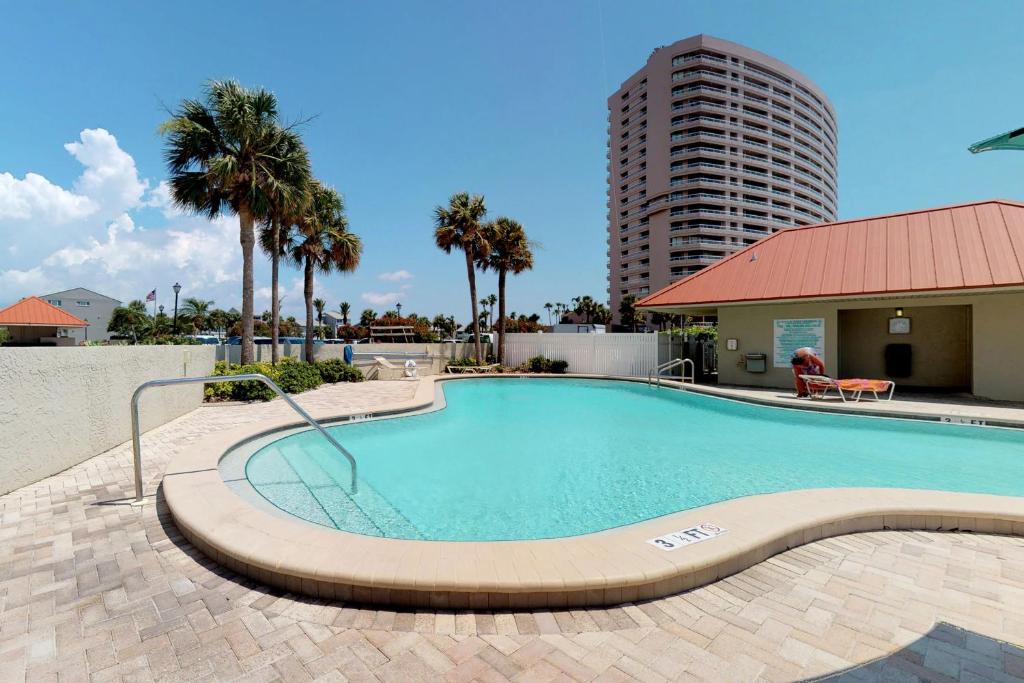 Sand Key Apartment | Lighthouse Towers Condominium