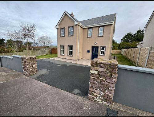 Cahirciveen House | Lighthouseview - Cahersiveen
