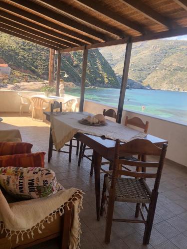 Porto Kayio House | LITHOS Porto Kagio