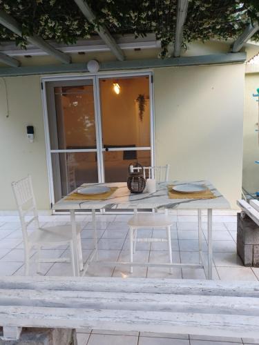 Myrina Apartment | Little Cottage with Garden