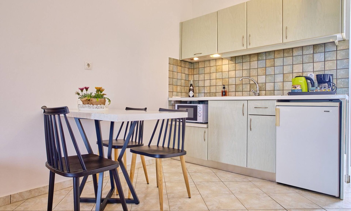 Peroulades Apartment | Logas Beach Studio 3 Corfu