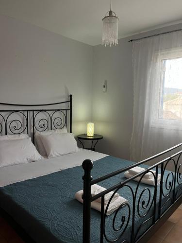 Xifias House | Lovely 1-bedroom apartment in front of sandy beach