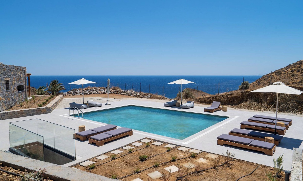 Lentas Villa | Luxury 2BR Private Villa with Shared Pool & Superb Views