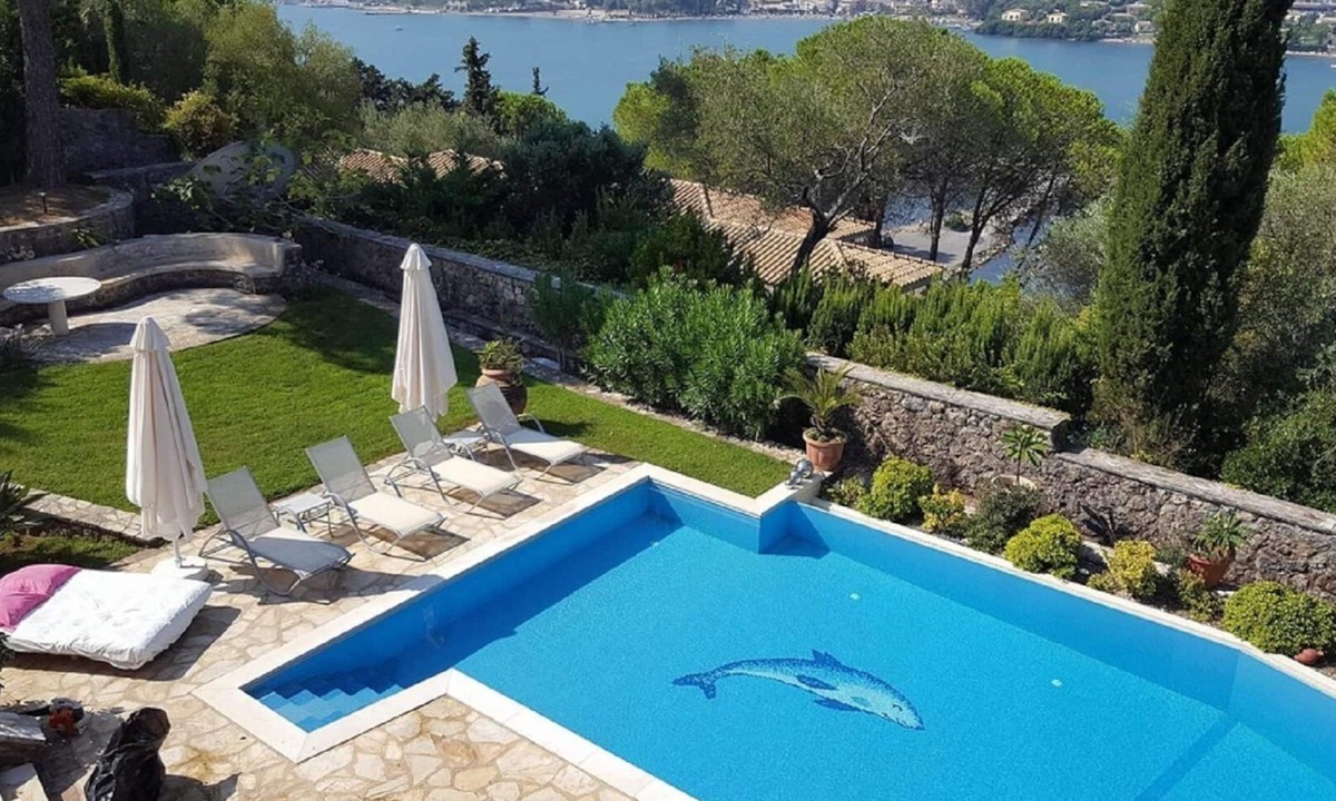 Limni Villa | Luxury 4 Bedroom Villa 'Still Waters' | KOMMENO | 'Prestige Collection'