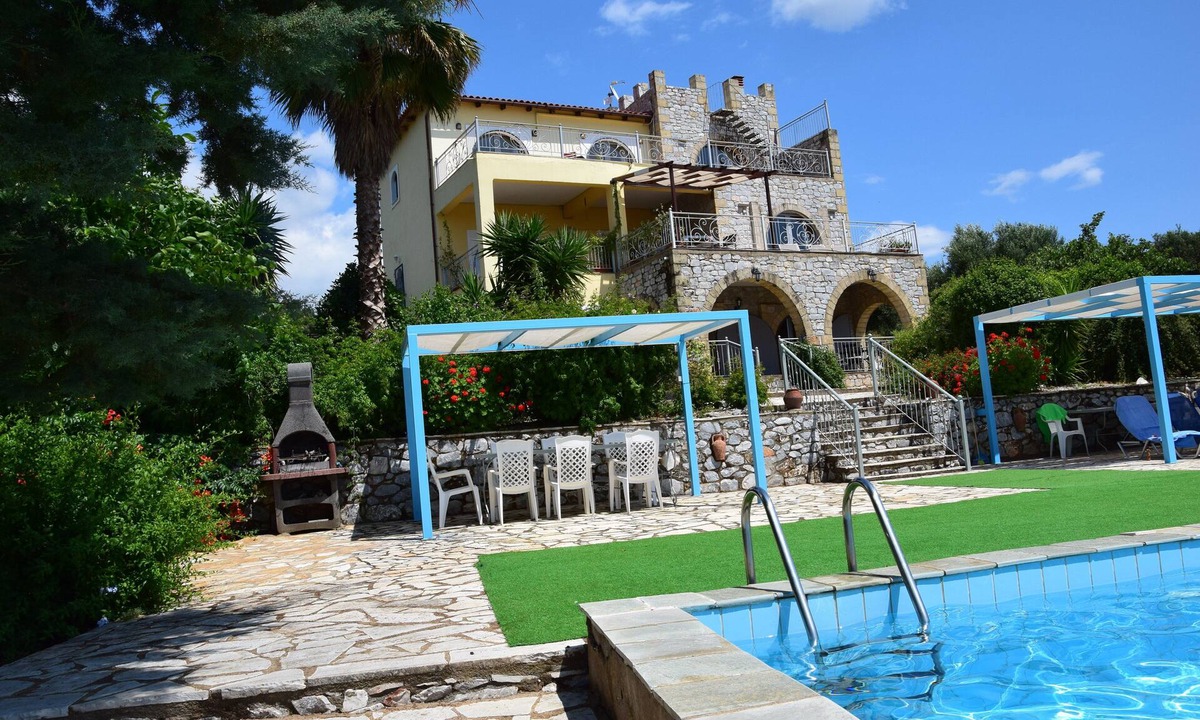 Avia Villa | Luxury 5 Bedroom Villa ,private pool ,Air-conditioning. Spectacular Sea Views.