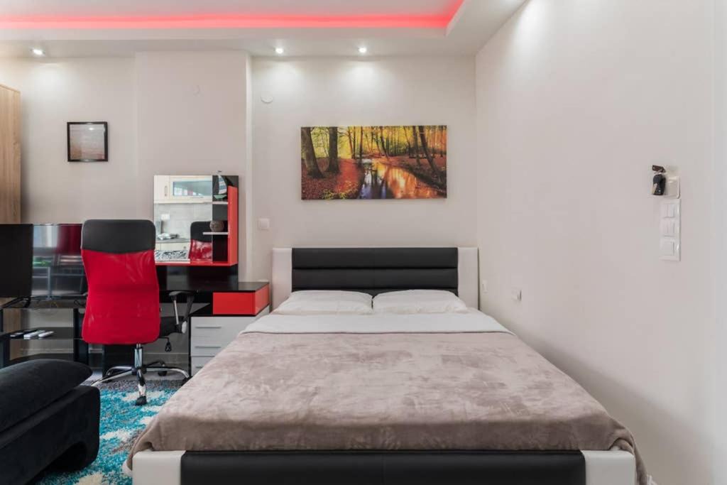 Vardaris Apartment | Luxury studio in downtown(2)