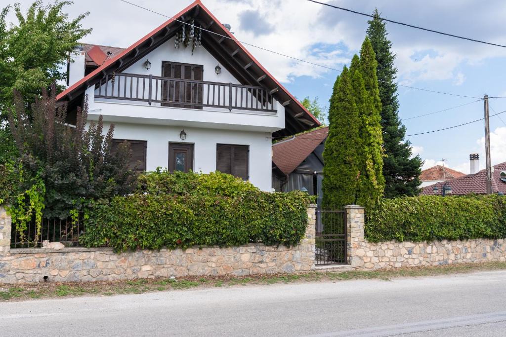 Kastoria Villa | Luxury Traditional Villa