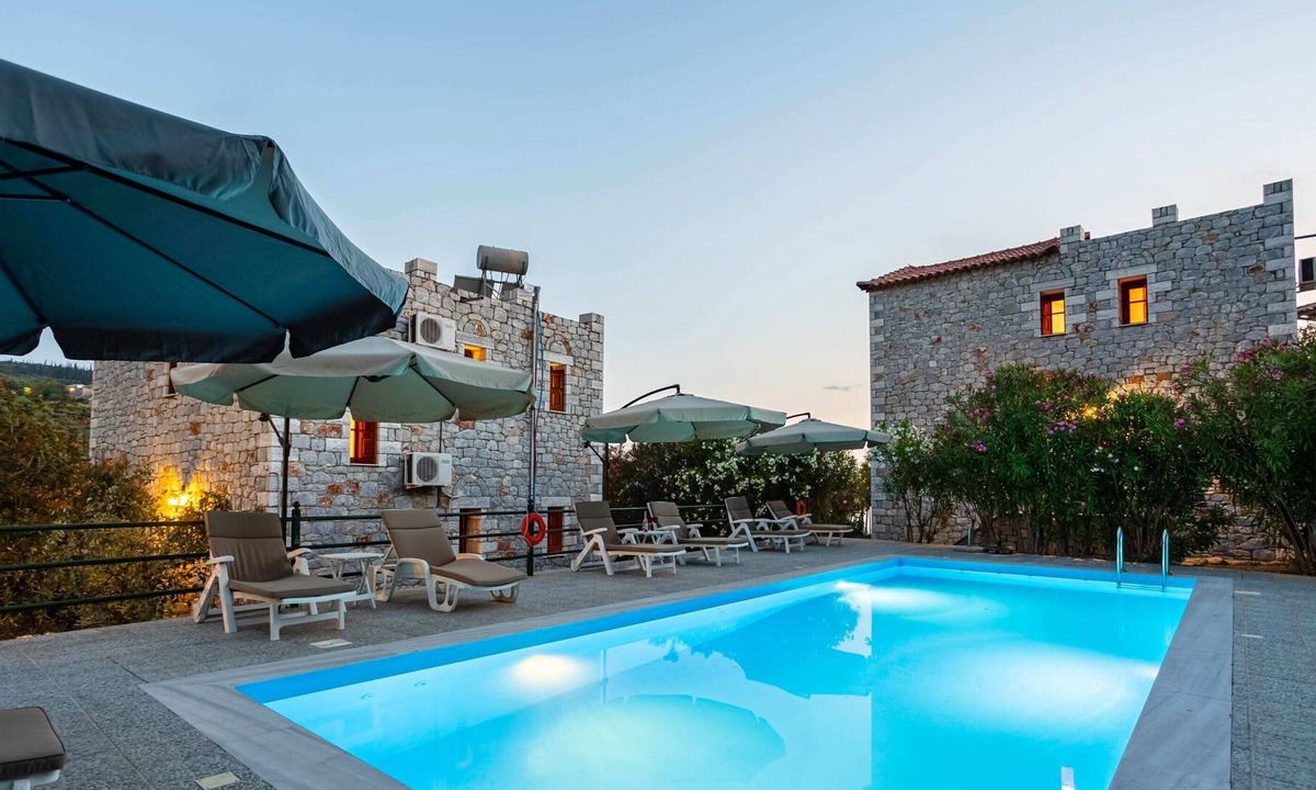 Lefktron Villa | Mani Stone Luxury Villa - Escape to the Poolside
