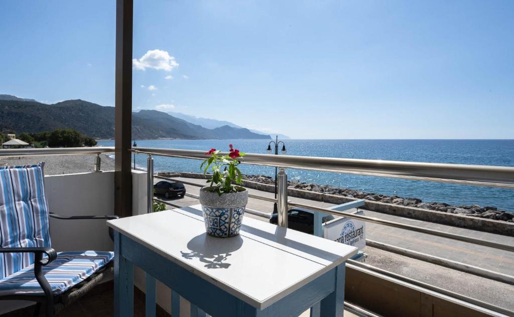 Palaiochora Apartment | Maria's Hotel