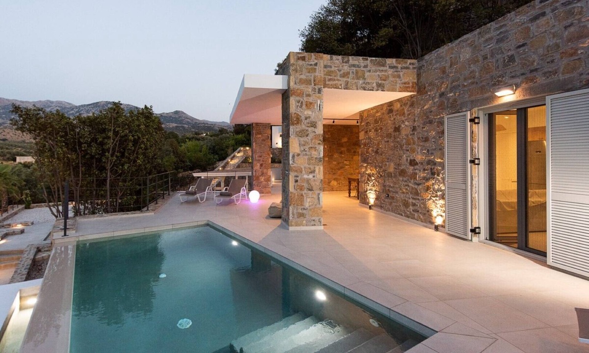 Embrosneros Villa | Markakis Estate/The Venue