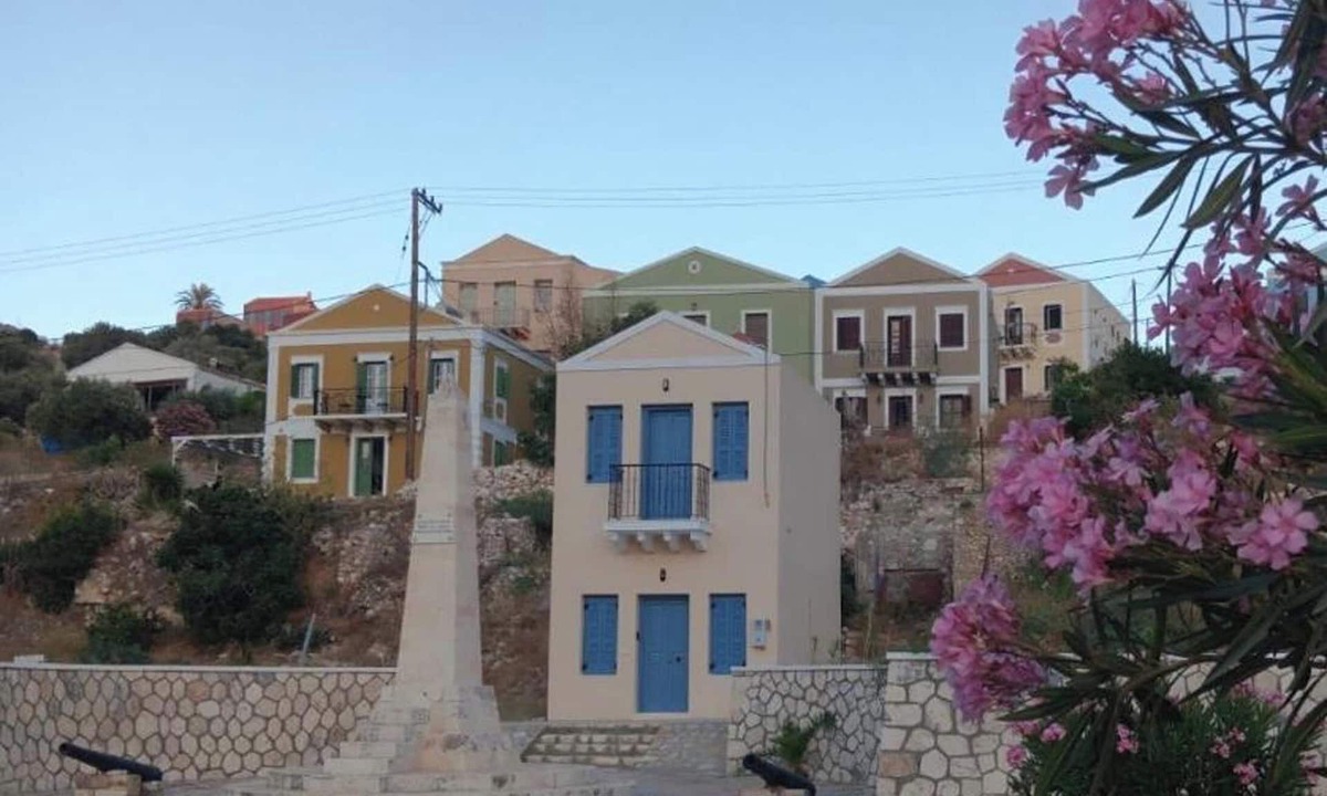 Megisti House | Marlen Pearl