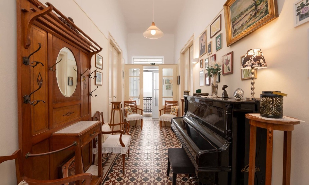 Agios Nikolaos Town Apartment | Mary's Central Beachside Mansion- with large Terrace and Balcony